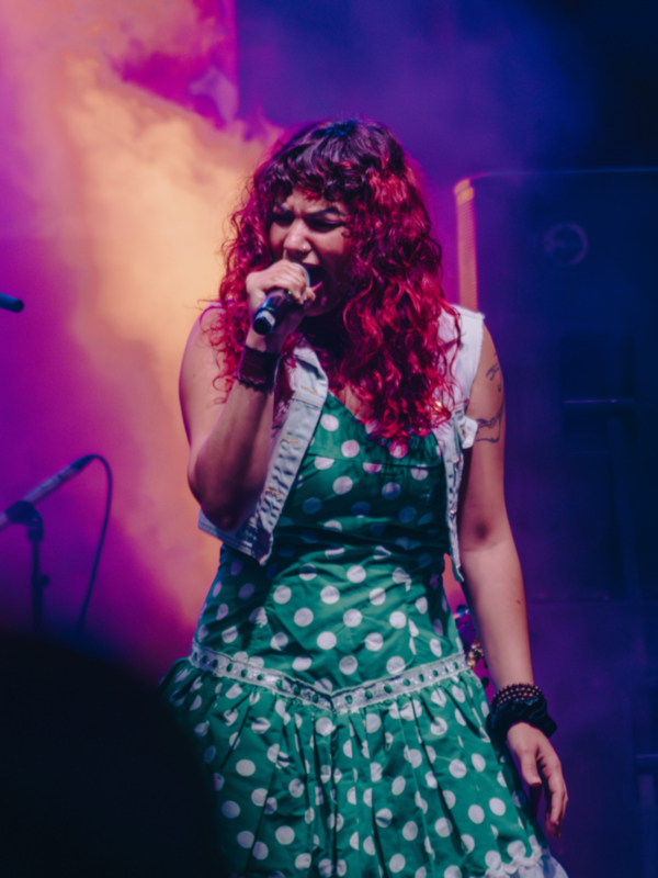 La cantautora Graci Rodriguez lanza su nuevo álbum “Live Aroche”
