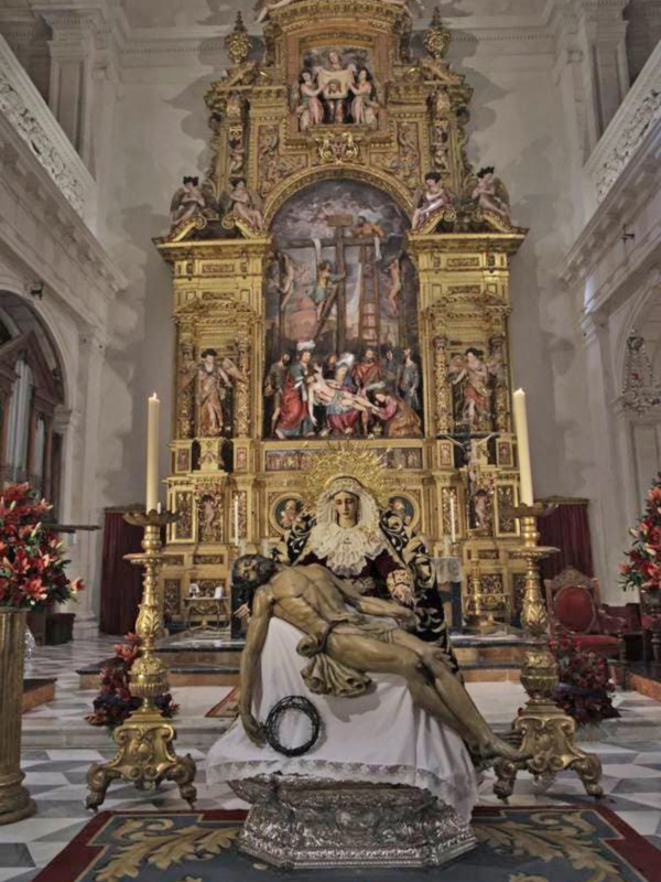 El alcalde de Sevilla impone a la Piedad del Baratillo la Medalla de la Ciudad