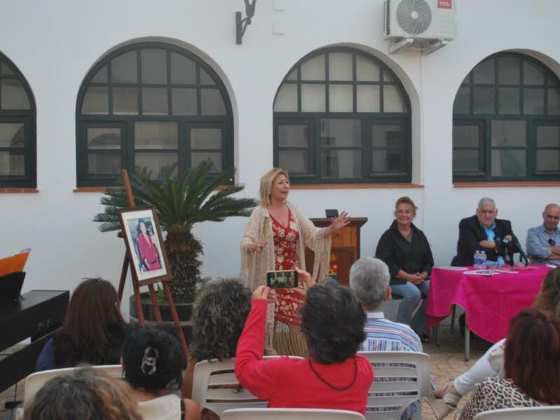 Paquirri en primera persona presentado en Barbate con asistencia de muchos familiares directos del torero