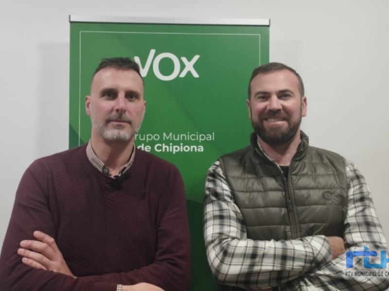 VOX Chipiona denuncia agresión verbal hacia el derecho al honor y la intimidad de dos concejales durante la obra ‘Madre Amadísima’