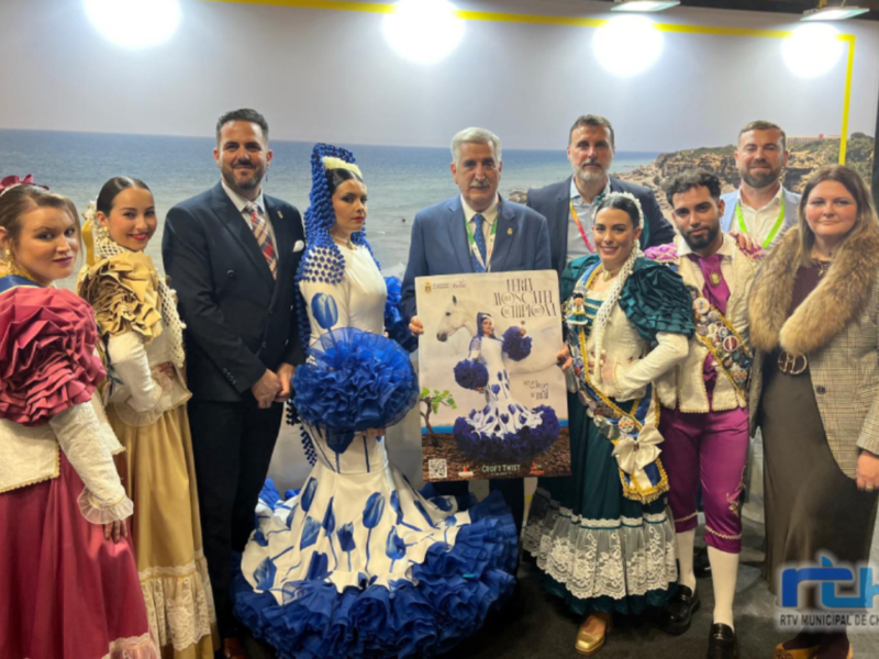 Chipiona se promociona en FITUR con ‘Doce meses, cien eventos’, su Carnaval, la Feria del Moscatel y el conjunto escultórico ‘Cangrejos en el Litoral’