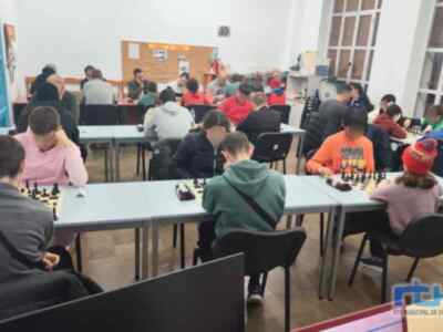 Una treintena de jugadores se dieron cita el pasado viernes en el primer torneo de ajedrez organizado por el club Chipiona 
