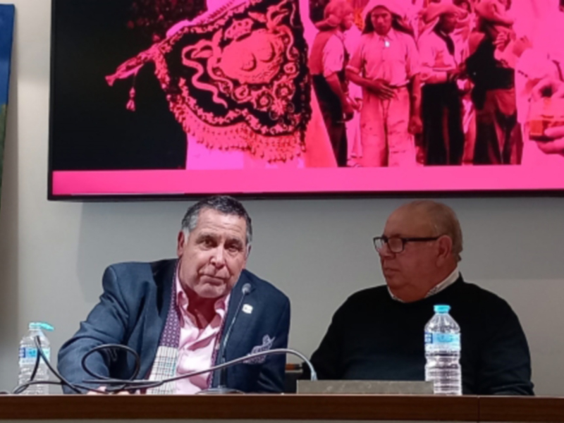 El Ateneo de Triana acoge una tertulia sobre la salud y el sacrificio de los costaleros