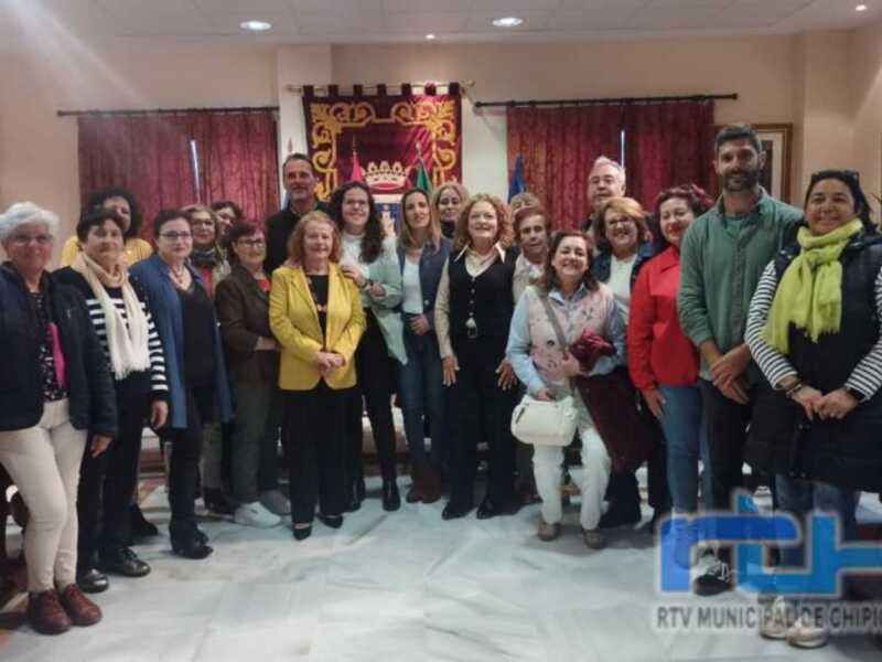 Chipiona conmemora el Día del Libro con Antonio Machado como protagonista y la participación del Club de Lectura de la Biblioteca Municipal