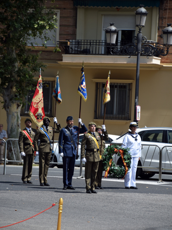 Ejércitos de Tierra, Aire, Armada, UME y Guardia Civil se dan cita en Sevilla para honrar a los héroes de España