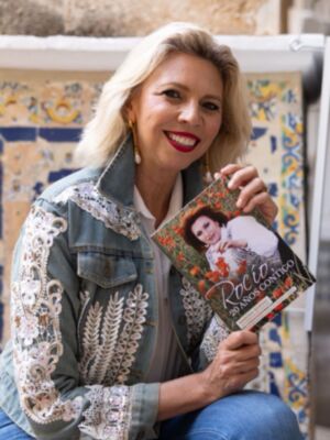 Presentación en Chipiona del libro “Rocío, 20 años contigo” de la periodista Marina Bernal