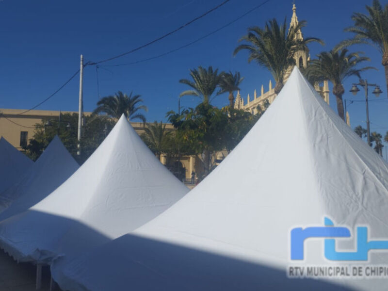Comienza el montaje de las casetas para las Fiestas de Regla