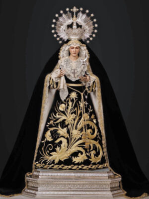  Alcalá del Río reza ante su Virgen de las Angustias, símbolo de esperanza y consuelo eterno