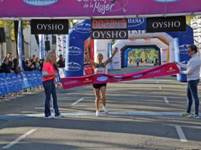  Sevilla vibra con la ‘marea rosa’,8.000 mujeres corren y celebran juntas el final del circuito