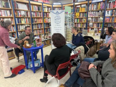 Albert Doménech hoy en Málaga presenta su primer libro "Mediocres", a las 19.00 en Librería Proteo