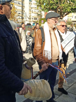  El Coro de Campanilleros “Amigos de la Navidad” recorre Los Príncipes en Sevilla,con su repertorio navideño