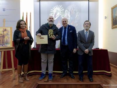 El arte de vestir a las  Vírgenes