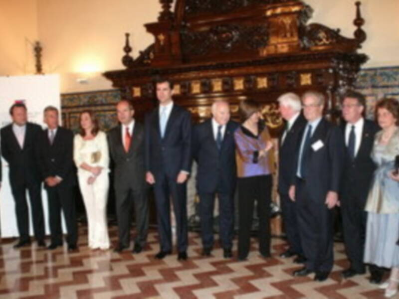 El Príncipes de Asturias , sin doña Letizia clausura  en Sevilla el Foro España-EE.UU