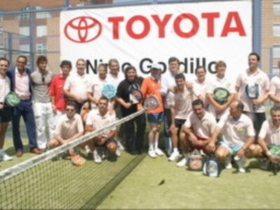 El Cordobes,Raquel Revuelta,Soto y Charo Reina juegan al padel en Sato de Sevilla