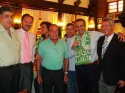 Curro Romero y Pepe Saez con el Betis que gano 2-1 su segunda Copa del Rey