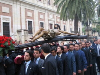 El Cristo de los Estudiantes se traslado hoy a la Catedral de Sevilla