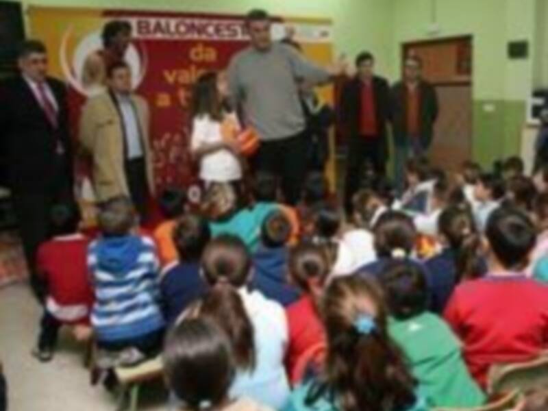 Fernando Romay participó en Sevilla en la Campaña por la Paz y no violencia de la FEB