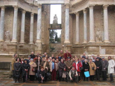 Un centenar de mayores de Gines visitó Extremadura