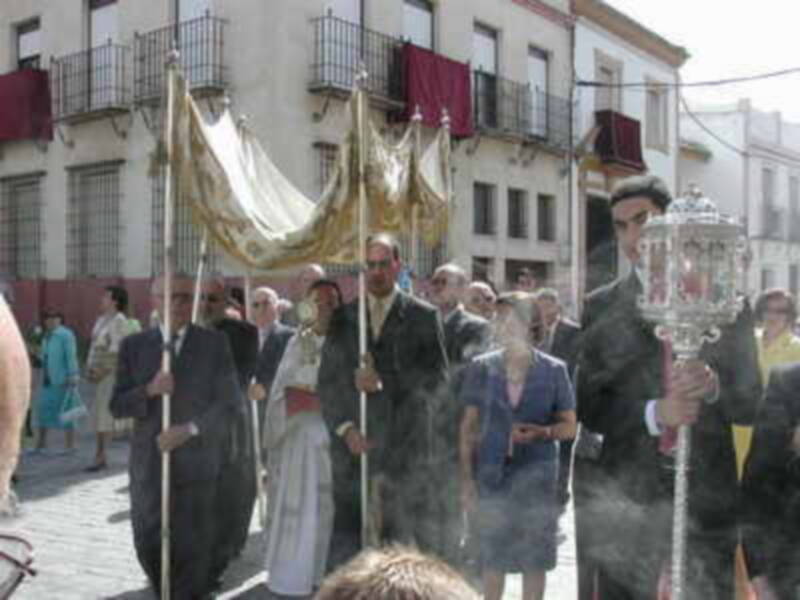 Gines se viste de fiesta este jueves para la procesión del Corpus Christi