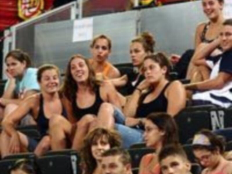 La Selección Española de Waterpolo Femenina animó a los júnior ante Rusia