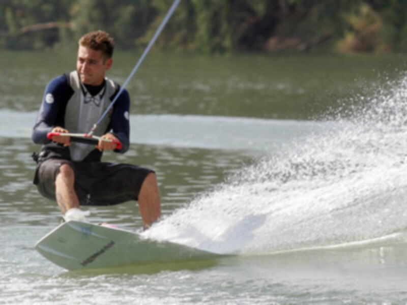 Las plazas para el Mundial de wakeboard de Qatar se ponen en juego en el Nacional de Sevilla