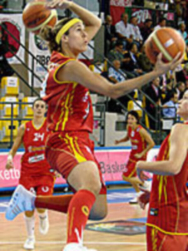 España se mide a Rusia con el primer puesto del grupo en juego