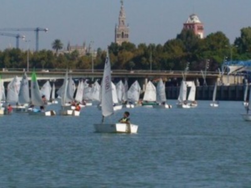 El Trofeo Club Náutico Sevilla de Optmist, entre la capital hispalense y Portimao