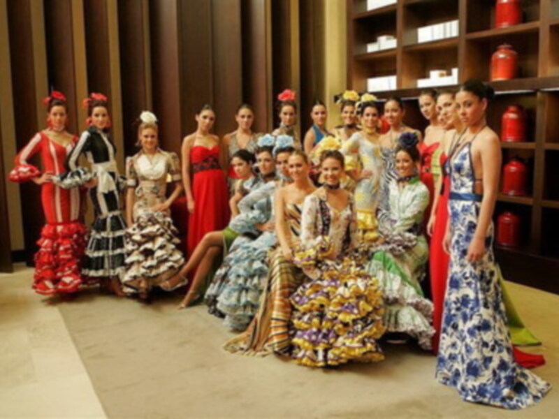Las 22 candidatas a Miss Sevilla con los trajes de Pilar Vera 