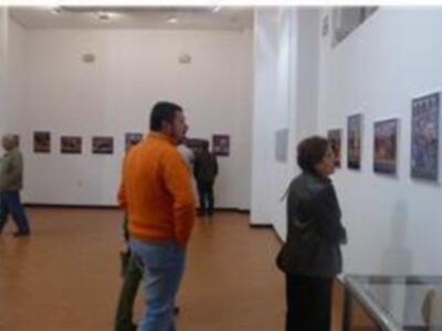 Últimos días de la exposición fotográfica  Curro Romero de la Casa de la Cultura de Utrera
