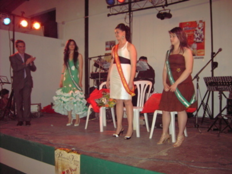 El alcalde de Lora del Río, Francisco Javier Reinoso, inauguró la Feria de la pedanía loreña de El Priorato