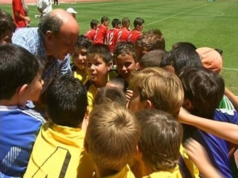 Los prebenjamines de las Escuelas Deportivas de Gines, terceros en la Liga de Campeones de los Juegos Deportivos Provinciales, disputada en el Estadio de La Cartuja