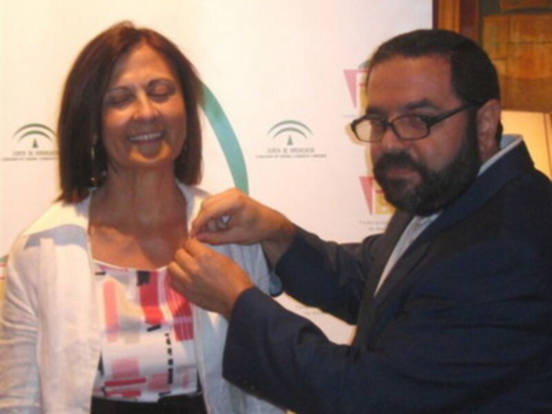 Aurora Cosano Prieto,recibio la insignia de oro de la Federacion Andaluza de Baloncesto