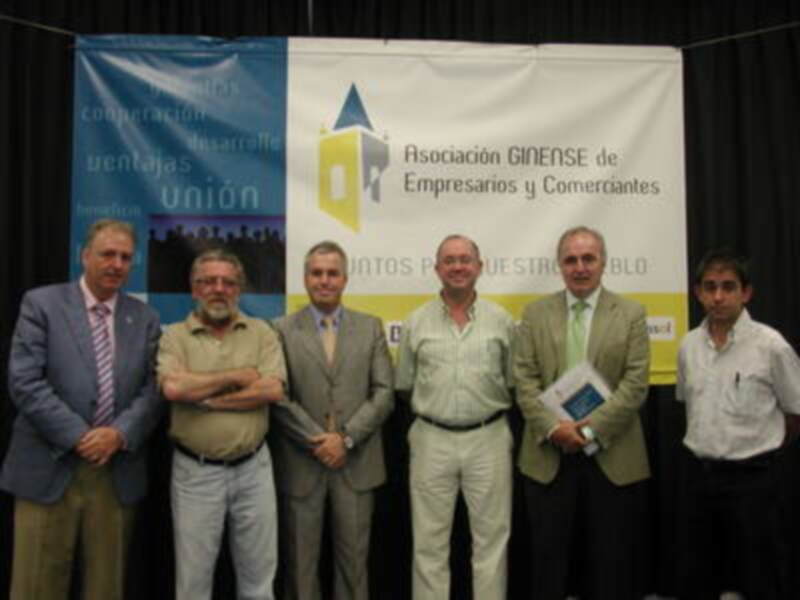 Presentada la nueva Asociación Ginense de Empresarios y Comerciantes