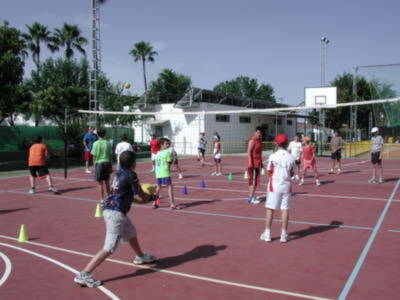 La Escuela Polideportiva de Verano de Gines continúa en agosto