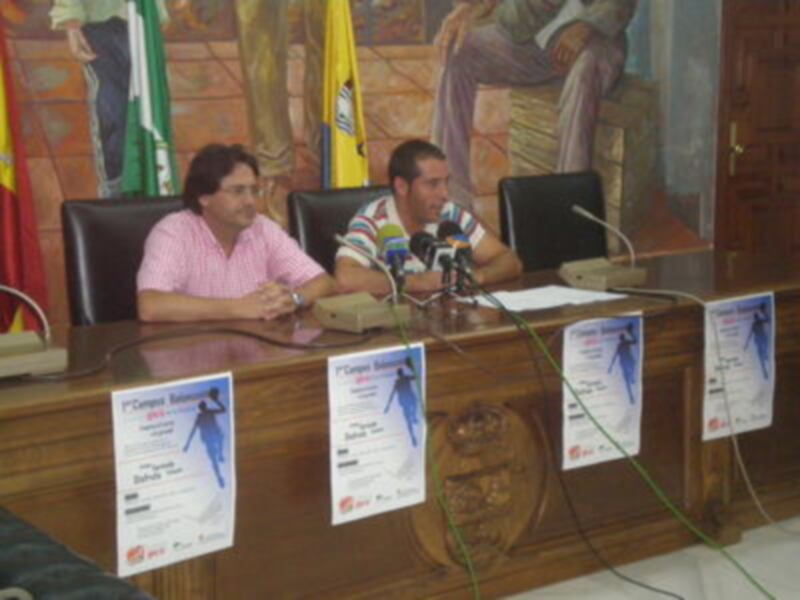 Clínicas Rincón presenta el primer campus de baloncesto Clínicas Rincón de la Victoria