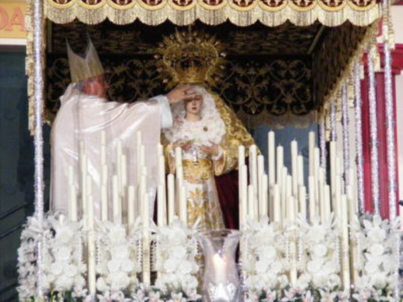 Gines coronó a Nuestra Señora de los Dolores en un día histórico para la localidad