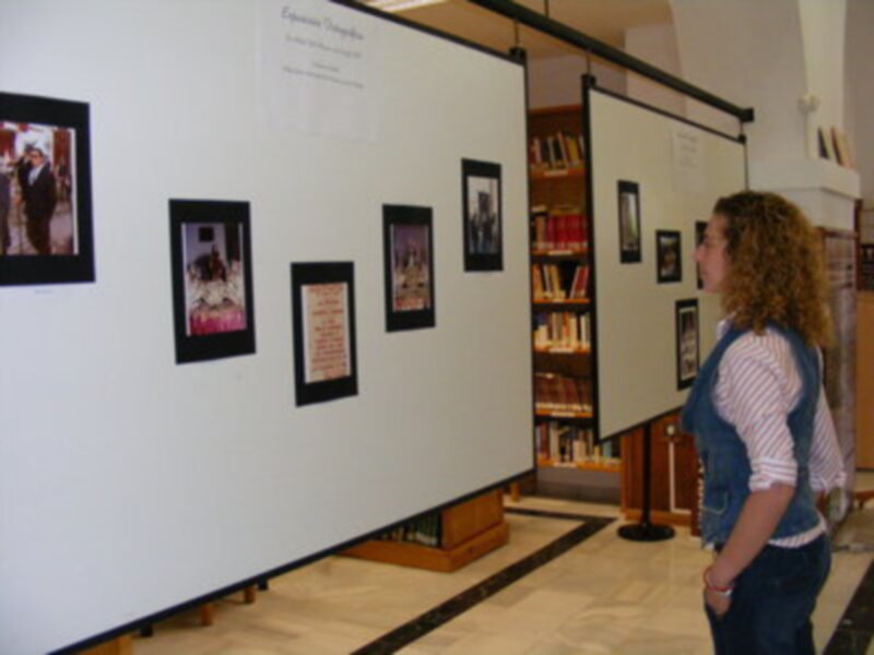 Una exposición recoge fotos históricas de la Hermandad del Rosario de Gines 