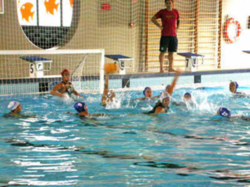 El C.W. Dos Hermanas-EMASESA de waterpolo se estrena en casa ante el Universidad de Navarra