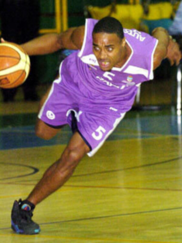 Rakim Hollis regresa a Molina con la camiseta del Rayet en la 6ª jornada de la Adecco LEB Bronce