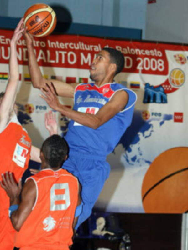 Este domingo se jugarán las semis y la final del Mundialito del Baloncesto