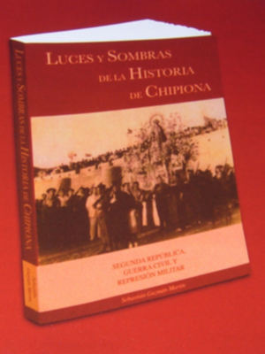 El libro "Luces y Sombras de la Historia de Chipiona" es una obra que aborda la historia de esta localidad, explorando aspectos como la Segunda República, la Guerra Civil y la Represión Militar.
