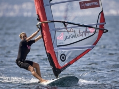El temporal no impide el asalto al liderato del Princesa Sofía de Blanca Manchón