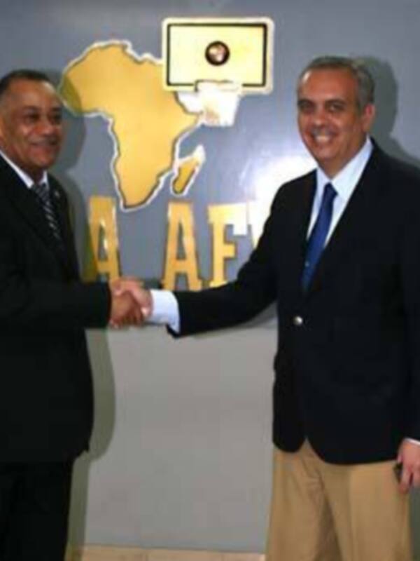 Sáez: Todos somos responsables del desarrollo del baloncesto africano