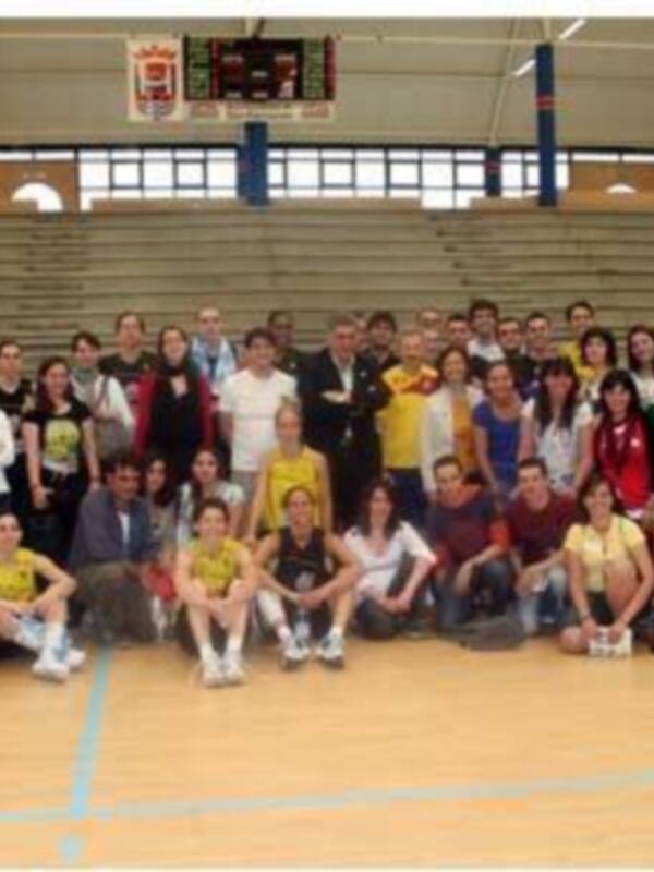Los alumnos de Master de Periodismo en Baloncesto entrevistan a las jugadoras de la Selección Nacional