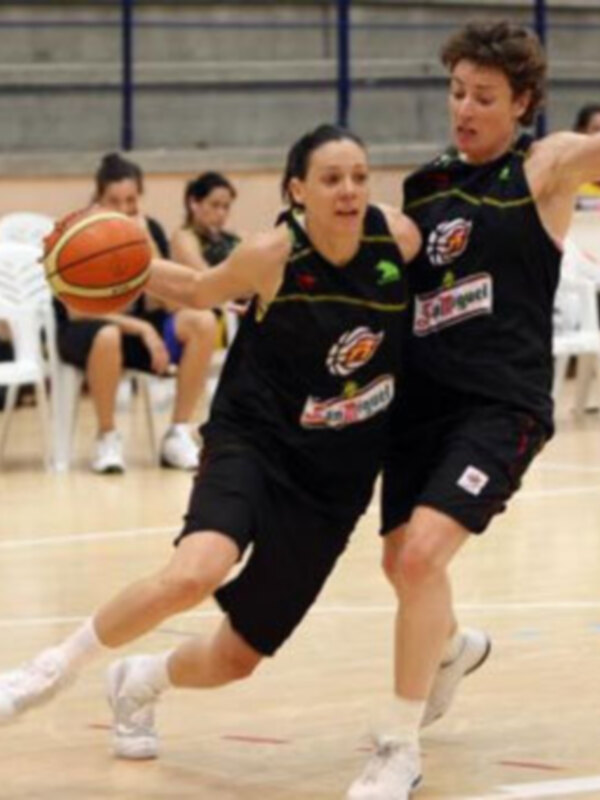 Clara Bermejo: Hay mucha competencia sana entre todas las seleccionadas