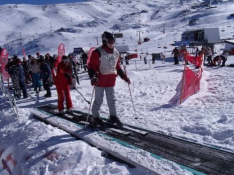 Ferrovial y Fundación Adecco unidos a Deporte y Desafío en dos semanas de esquí para personas con discapacidad 