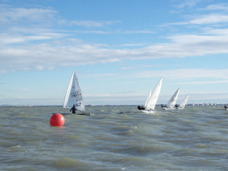 El Club de Vela anfitrión de la flota andaluza de Láser(Chipiona)
