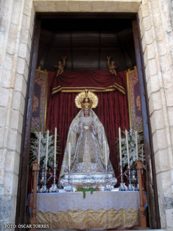  Altar de la Virgen de los Dolores de Chipiona con motivo del Corpusþ