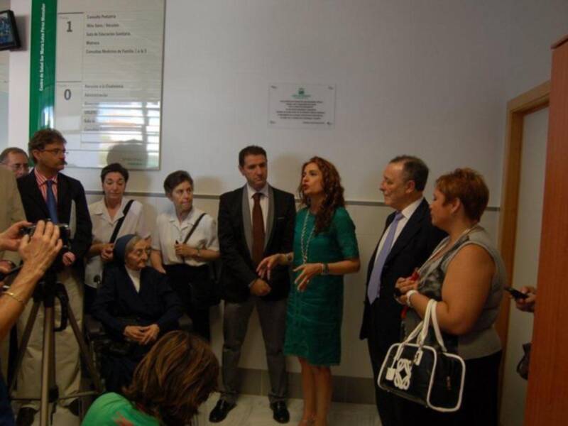 Usuarios cuentan con el nuevo centro de salud Sor María Luisa Montañés que repartirá la asistencia sanitaria con Tolosa Latour(Chipiona)