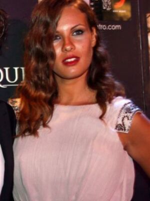 Jessica Bueno, pareja de Feliciano López reaparece tras su polémico romance, en la presentación del nuevo videoclip de Hugo Salazar.